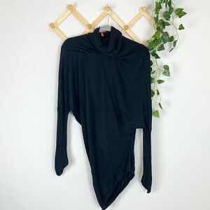 ANAMA | Asymmetrical Sweater J320